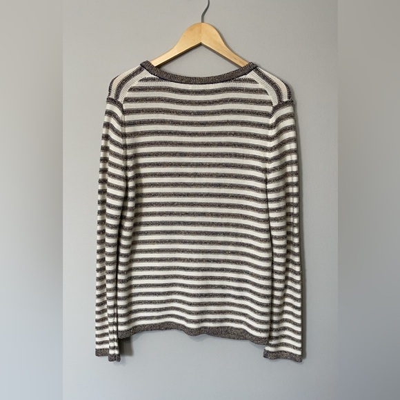 BANANA REPUBLIC Women's Size XL White/Navy Gold Metallic Cardigan Sweater - Picture 2 of 7